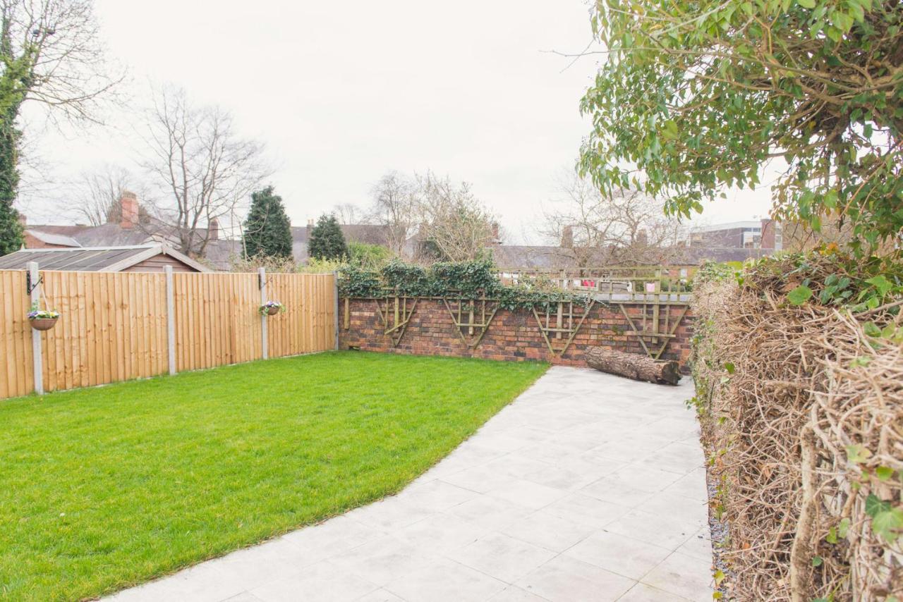Charming 6 Bedroom House All With En-Suite - Large Garden Tamworth Extérieur photo