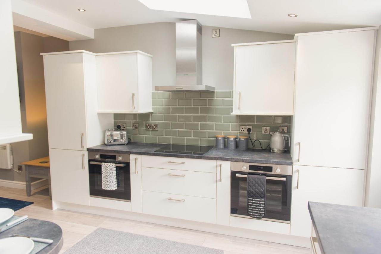 Charming 6 Bedroom House All With En-Suite - Large Garden Tamworth Extérieur photo
