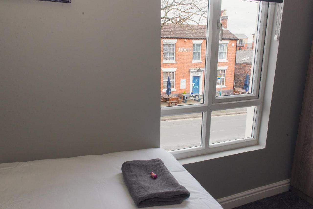 Charming 6 Bedroom House All With En-Suite - Large Garden Tamworth Extérieur photo