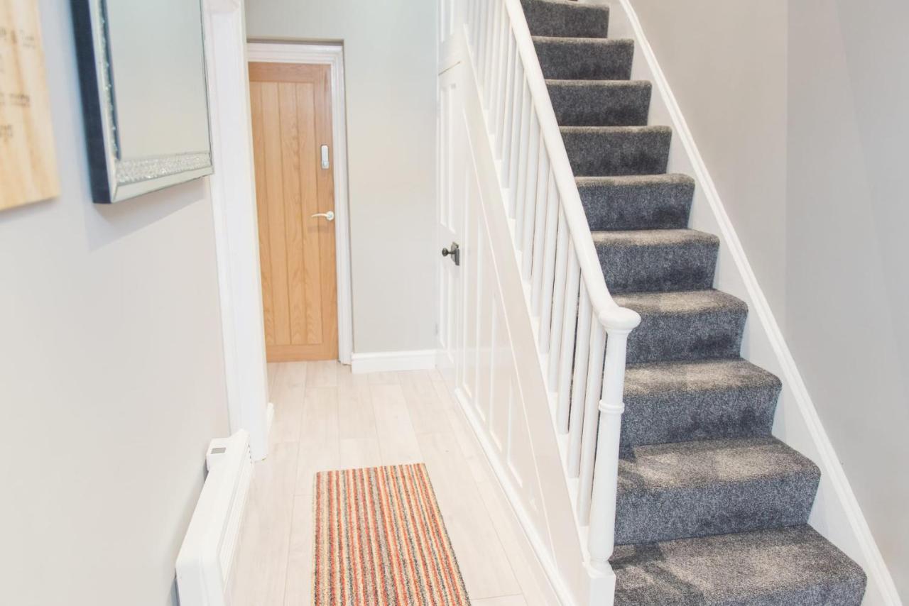 Charming 6 Bedroom House All With En-Suite - Large Garden Tamworth Extérieur photo